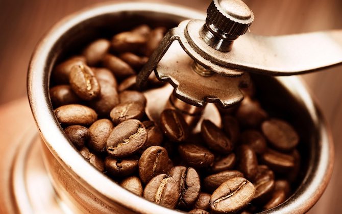 Як правильно молоти каву в кавомолці?